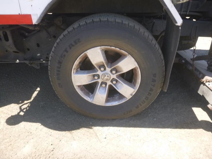 2016-dodge-1500-image-21