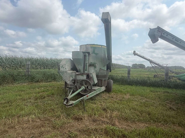 john-deere-700-image-2