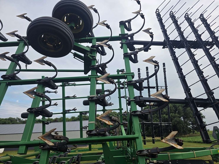 john-deere-2210-image-40