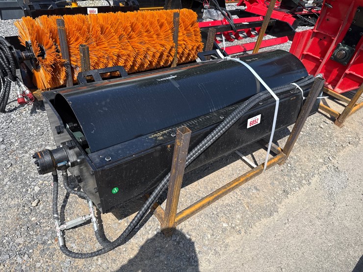 #6052-•-60"-skid-steer-vibratory-roller-image-1