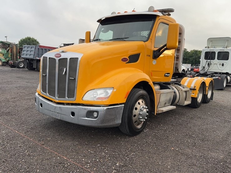 2015-peterbilt-579-image-1