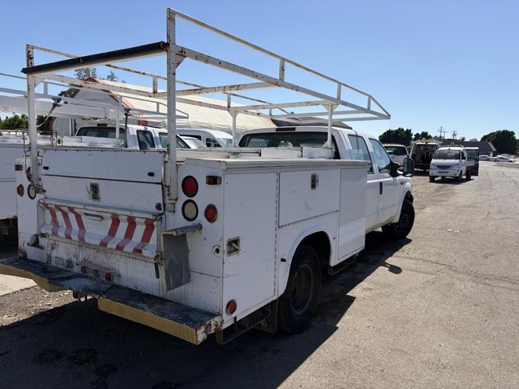 2004-ford-f350-image-3