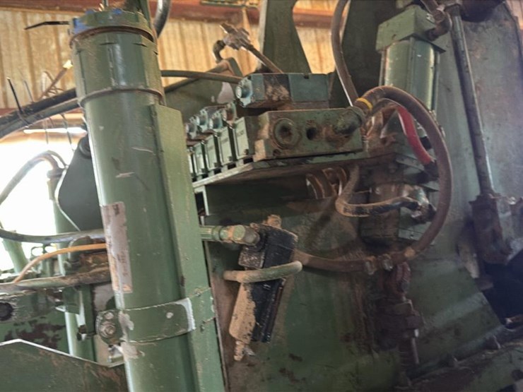 #104-•-4-headblock-hmc-ag-50bd-right-hand-carriage-and-track-frame-image-18