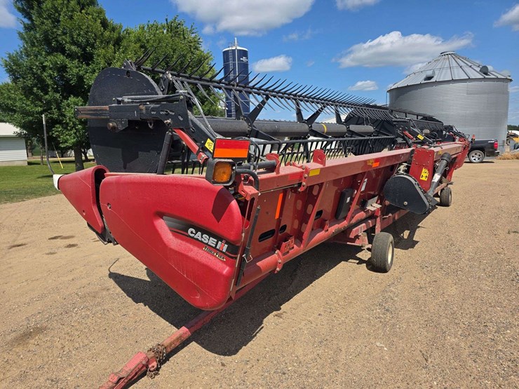 2014-case-ih-3162-image-2