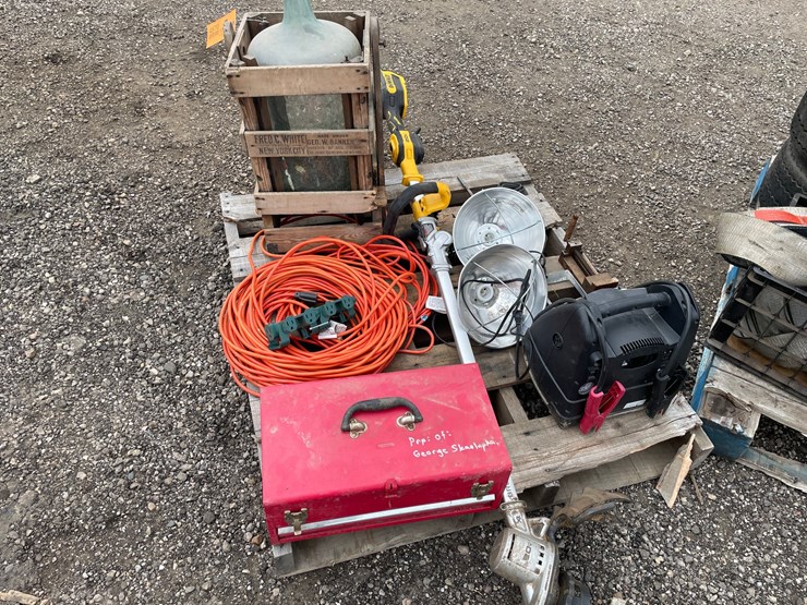 #4570-•-pallet-of-shop-supplies-image-1