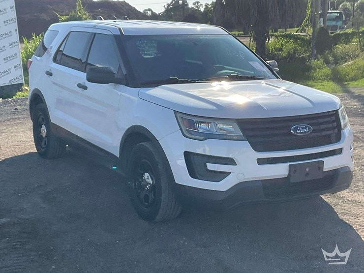 2019-ford-explorer-image-2