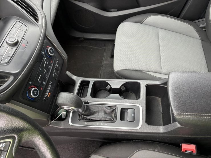2019-ford-escape-se-image-19