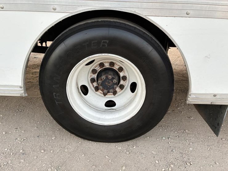 2016-ford-f650-xlt-image-8