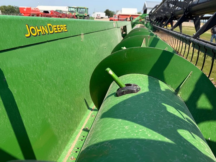 john-deere-630f-image-23