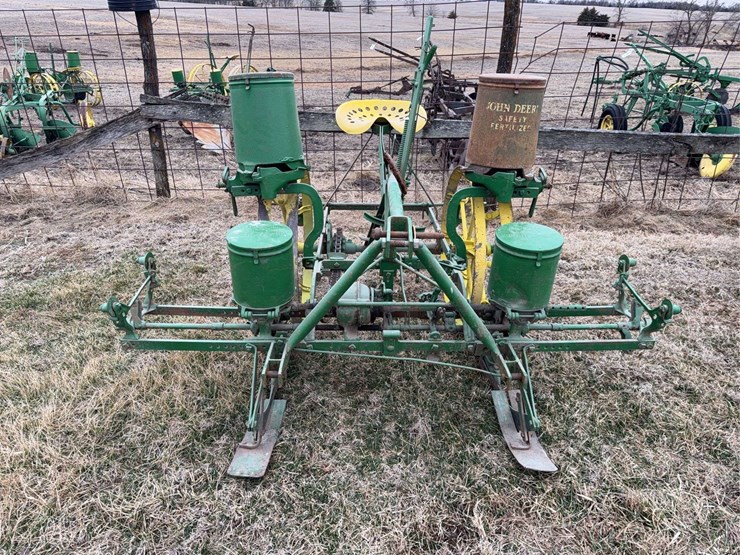john-deere-two-row-planter-image-8