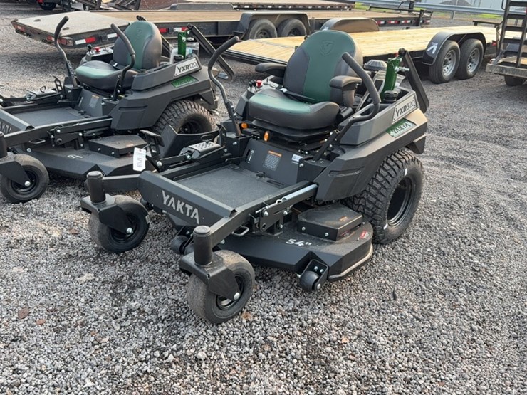 #3097-•-yakta-yxr-320-zero-turn-mower-image-1