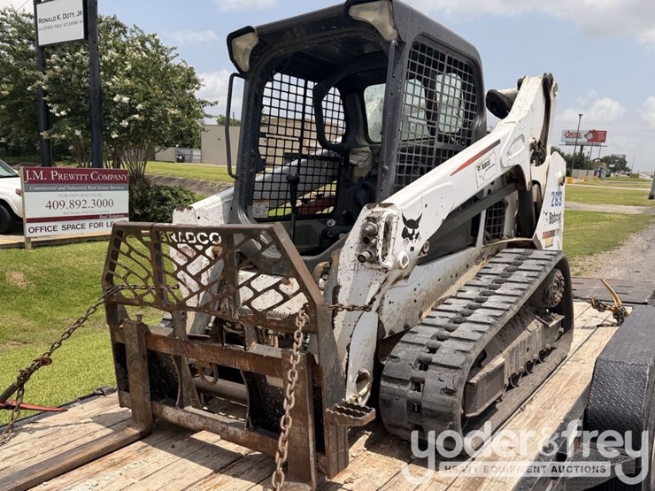 2016-bobcat-t590-image-1