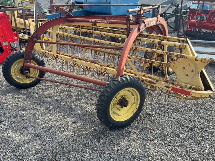 new-holland-256-image-4