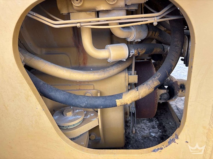 caterpillar-938g-image-14