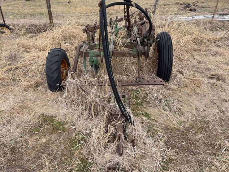 john-deere-pull-type-four-bottom-plow-image-10