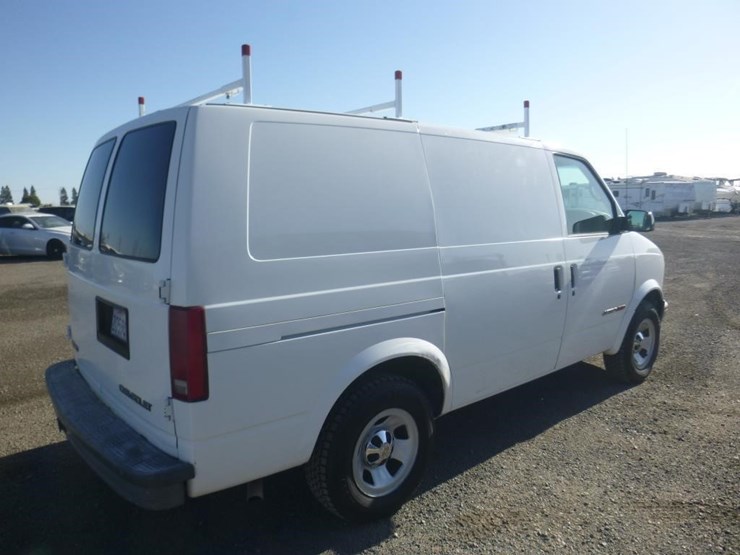 2001-chevrolet-astro-image-3