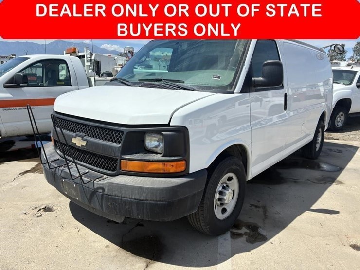 2014-chevrolet-express-3500-image-1