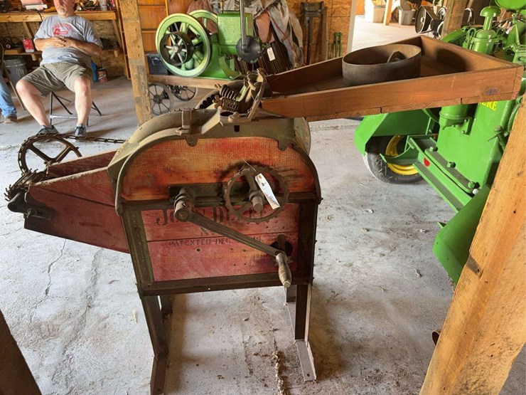 john-deere-no.-2-two-hole-corn-sheller-image-14