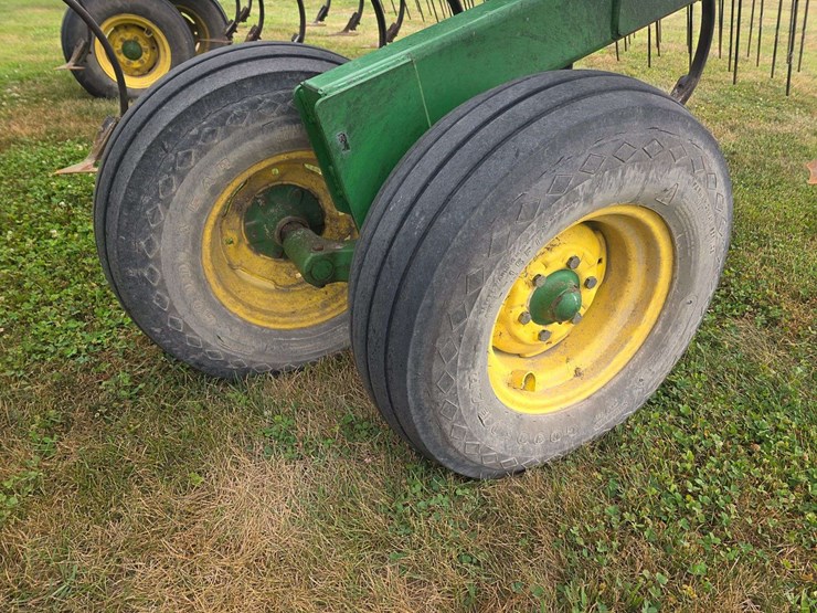 john-deere-2210-image-43