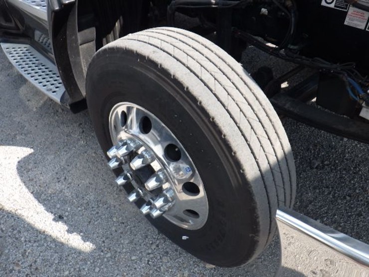 2015-kenworth-t660-image-27