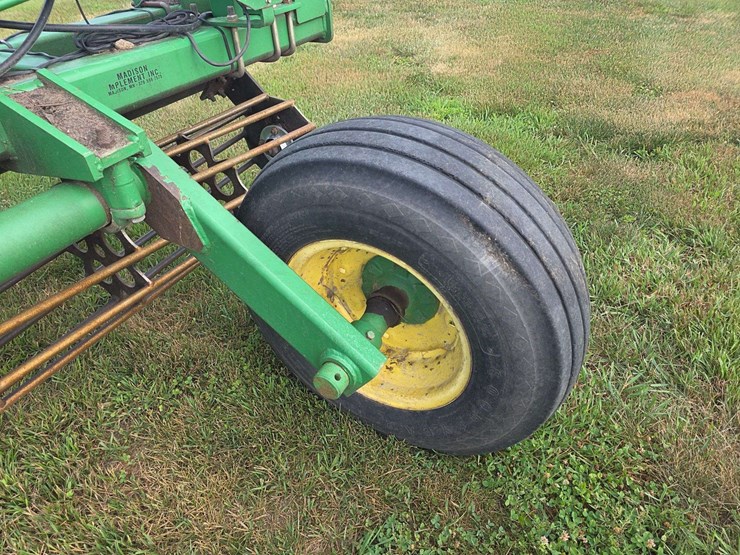 john-deere-200-image-14