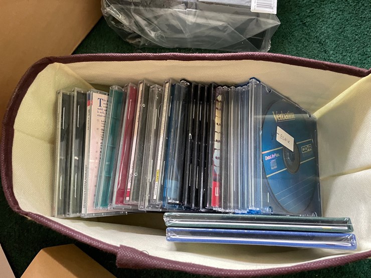 #7316-•-cds-and-cd-organizer-image-3