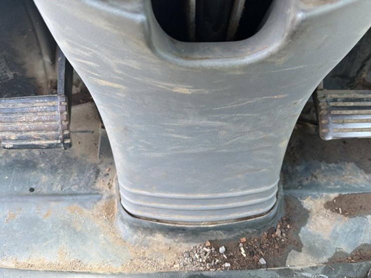 2015-caterpillar-908h2-image-40