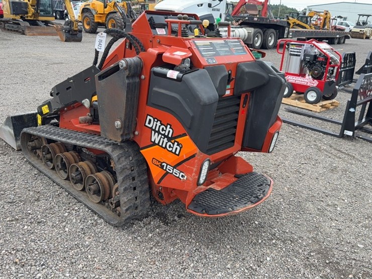 #2083-•-2021-ditch-witch-jk-1550-track-mini-skid-steer-image-9