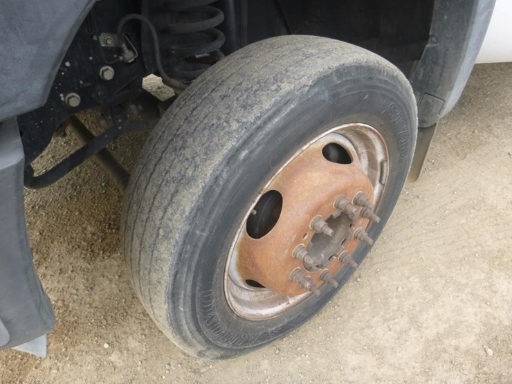 2015-ford-f550-image-13