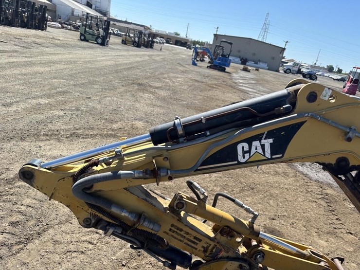 1999-caterpillar-301.5-image-17
