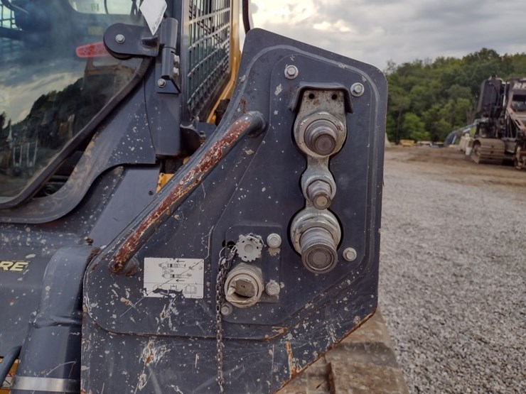 deere-331g-image-22
