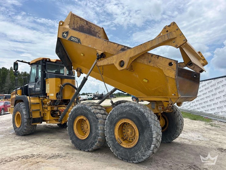 2022-deere-260e-image-4