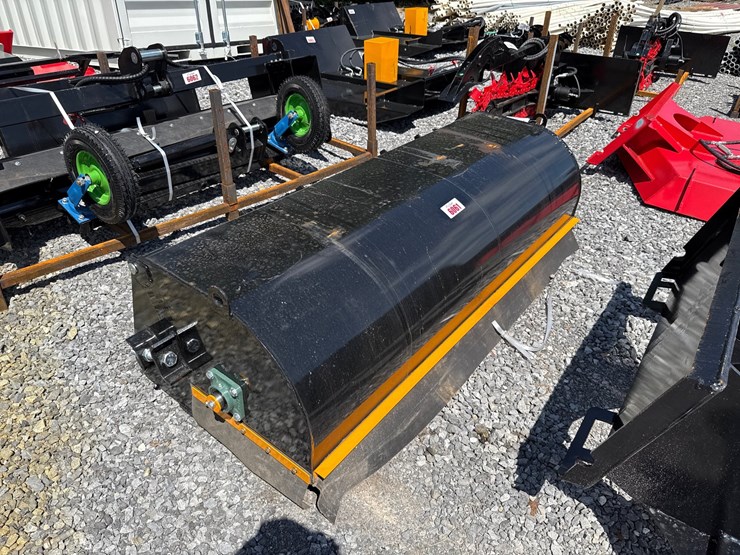 #6061-•-72"-skid-steer-sweeper-w/-catch-pan-image-2