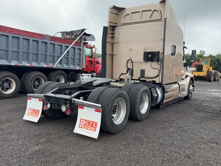2016-peterbilt-579-image-8
