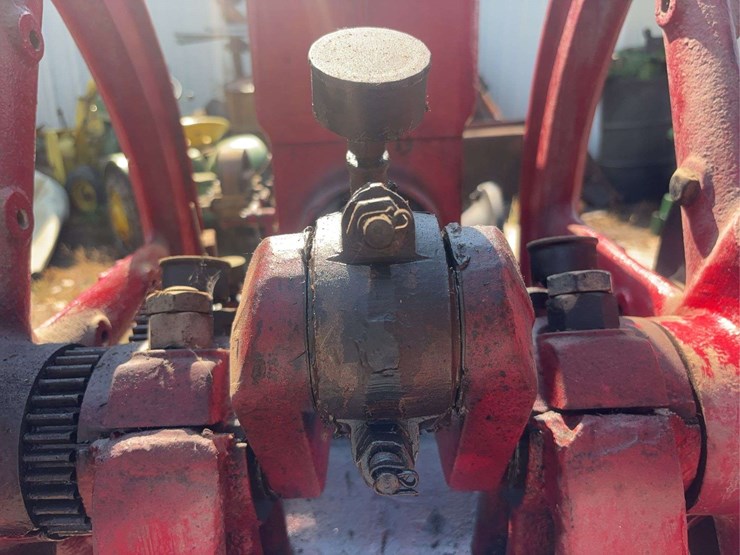 economy-7-horse-hit-and-miss-engine,-cart,-and-original-base-image-15