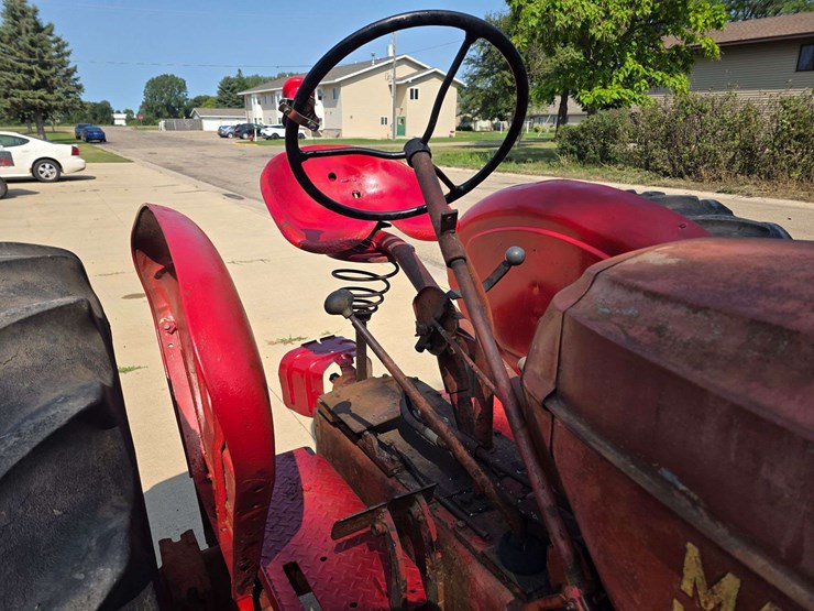 1951-massey-ferguson-44-image-38