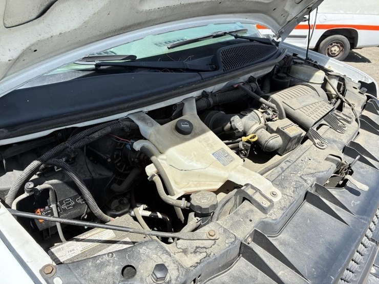 2014-chevrolet-express-3500-image-10