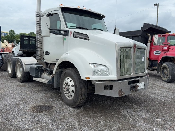 2015-kenworth-t880-image-3