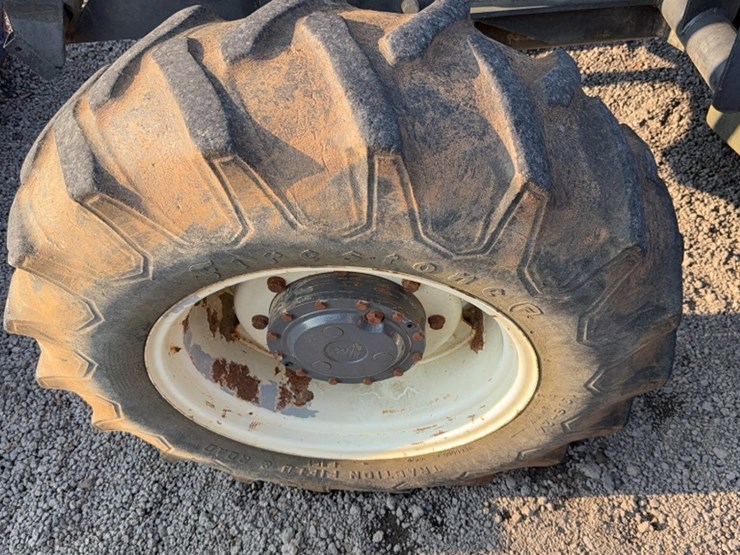 new-holland-ts100-image-14