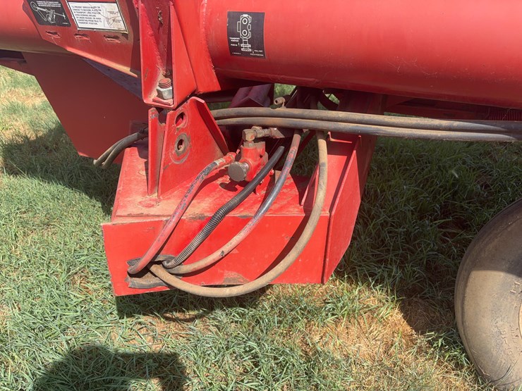 2004-case-ih-8220-image-12