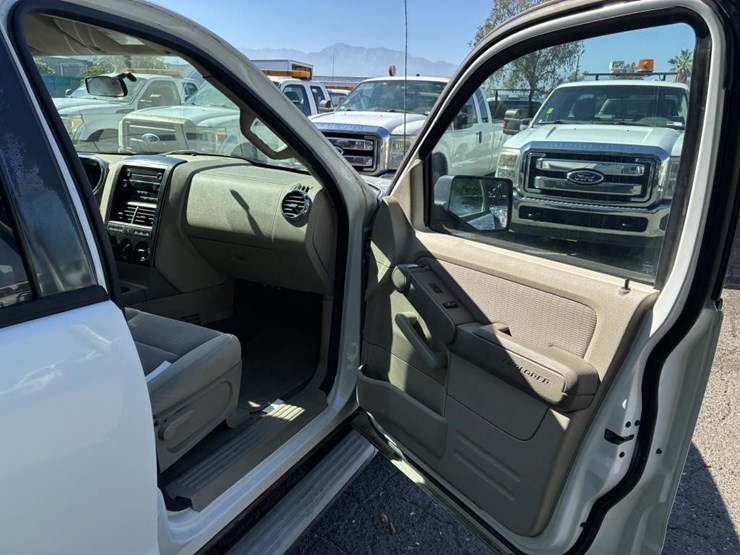 2007-ford-explorer-image-10