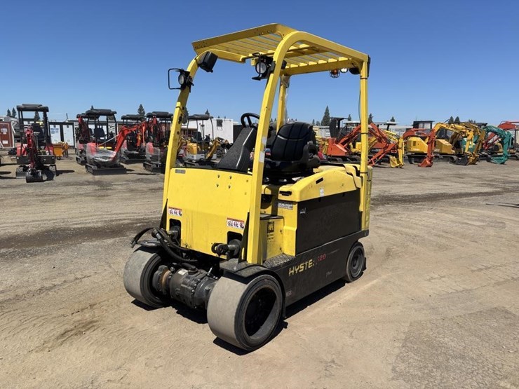 hyster-e120xn-forklift-image-1