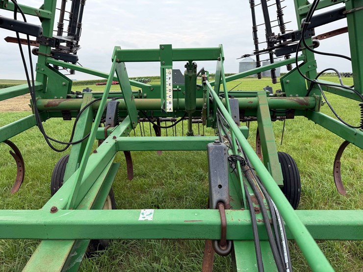 john-deere-680-image-11