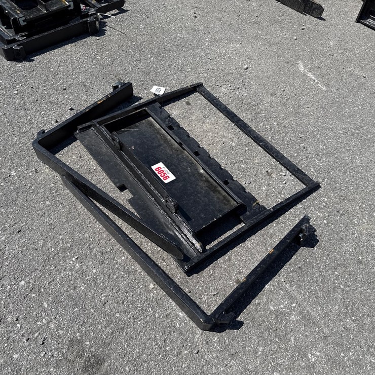 #6056 • 30" DINGO PALLET FORKS