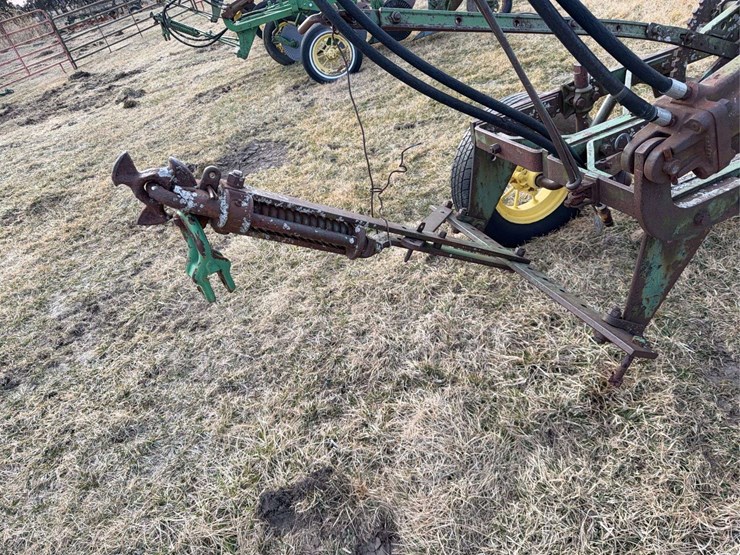 john-deere-pull-type-three-bottom-plow-image-13