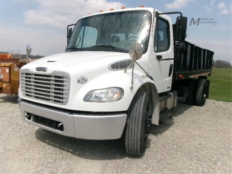 2010-freightliner-business-class-m2-112-image-1