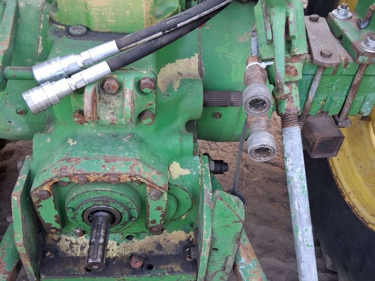 1982-john-deere-2940-image-10