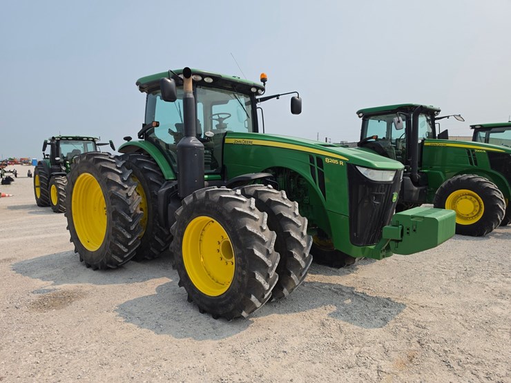 john-deere-8285r-image-21