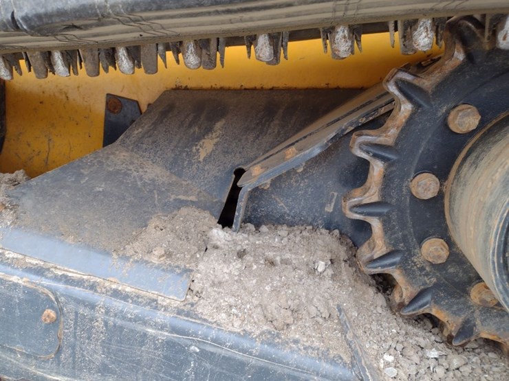 deere-331g-image-16