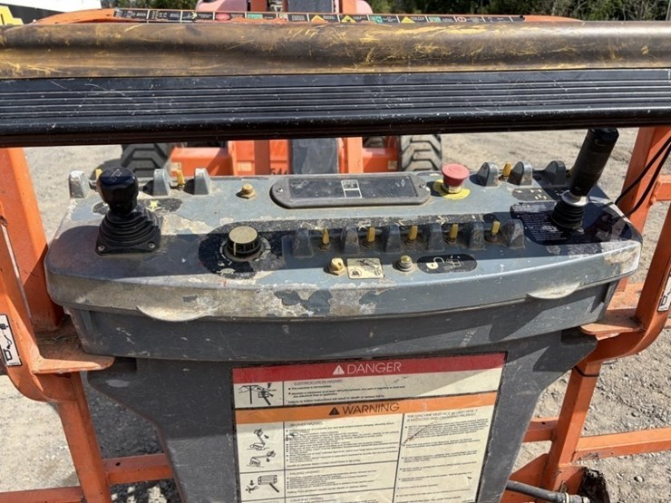 2015-jlg-600aj-image-9